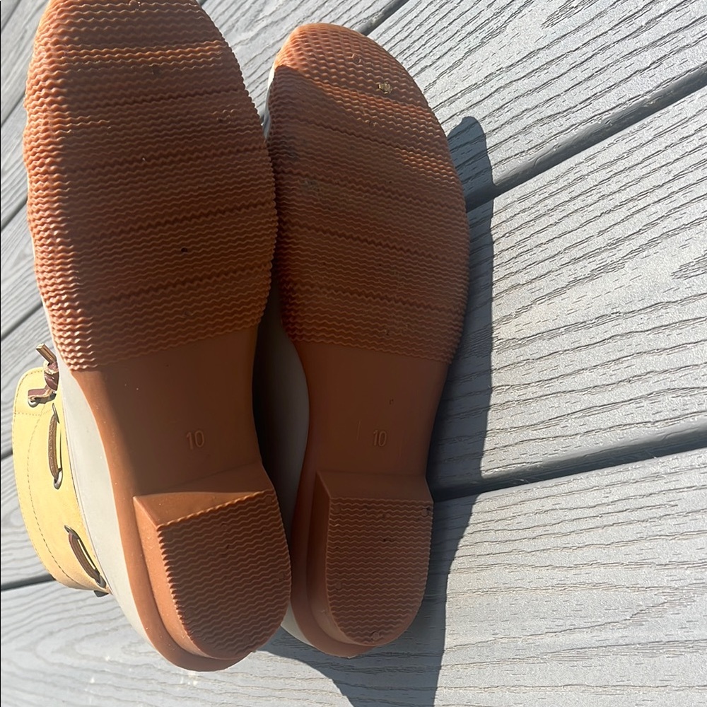 ❄️ Tan and Gray Lined Duck Boots - Picture 5 of 6